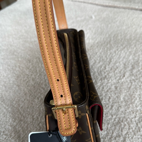 Authentic vintage Louis Vuitton Monogram shoulder bag excellent condition - Picture 7 of 16